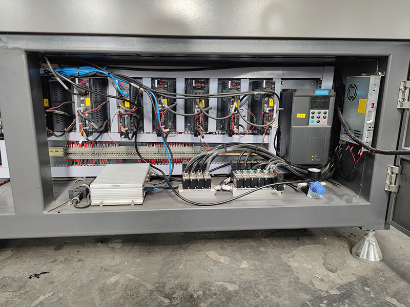 控制柜.jpg