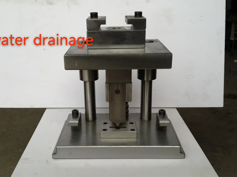water drainage mould800.jpg